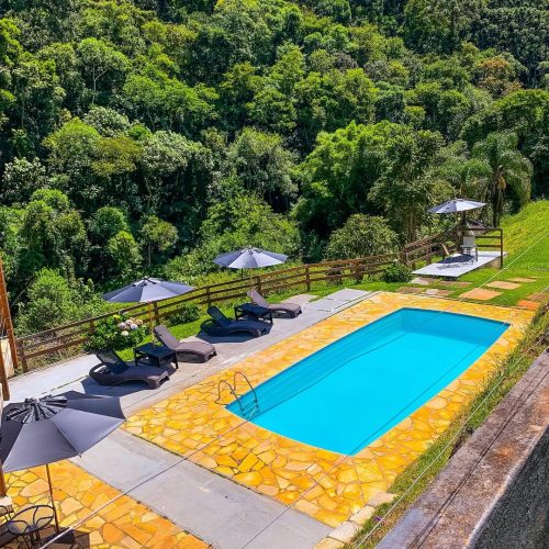 Uma área de lazer de se apaixonar! A Pousada Olivier fica localizada em Santo Antônio do Pinhal, a 20 minutos de Campos do Jordão.Reservas WhatsApp (12) 99184 4955 (12)